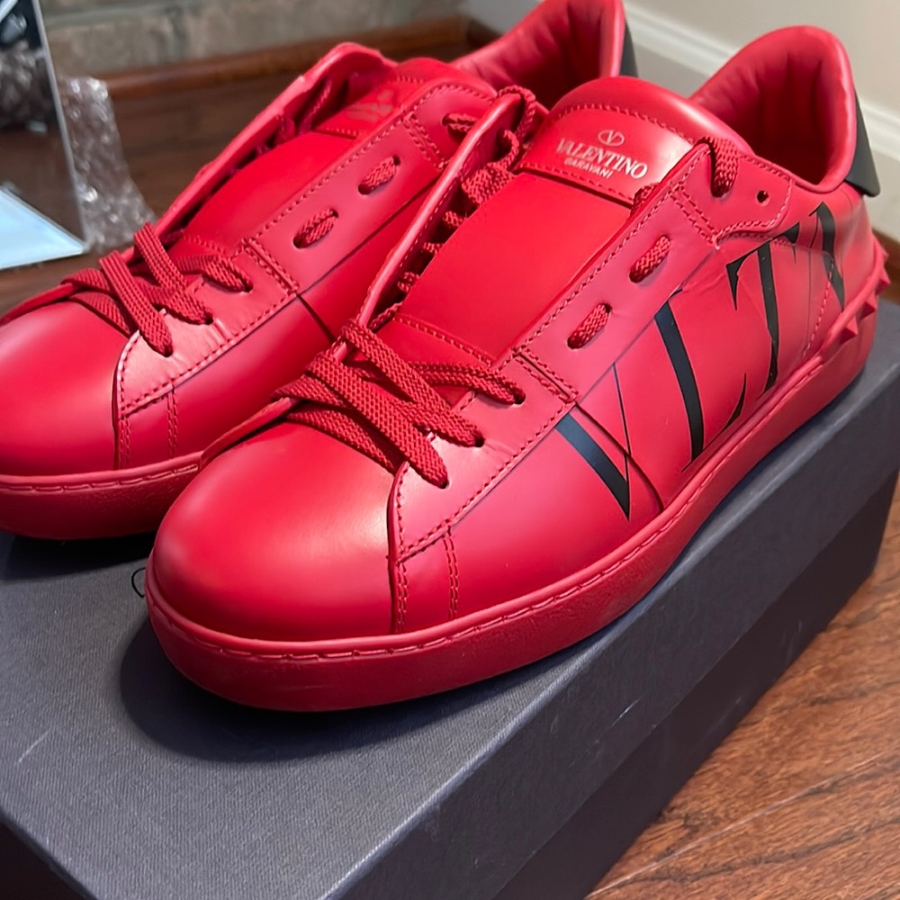 Valentino Sneakers